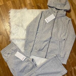 Lululemon Scuba set grey